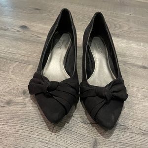 Expressions Black Heels